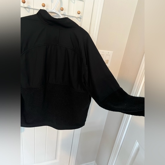 Under Armour Men’s Sherpa Windbreaker | Size: Large | Colour: Black - Picture 6 of 6